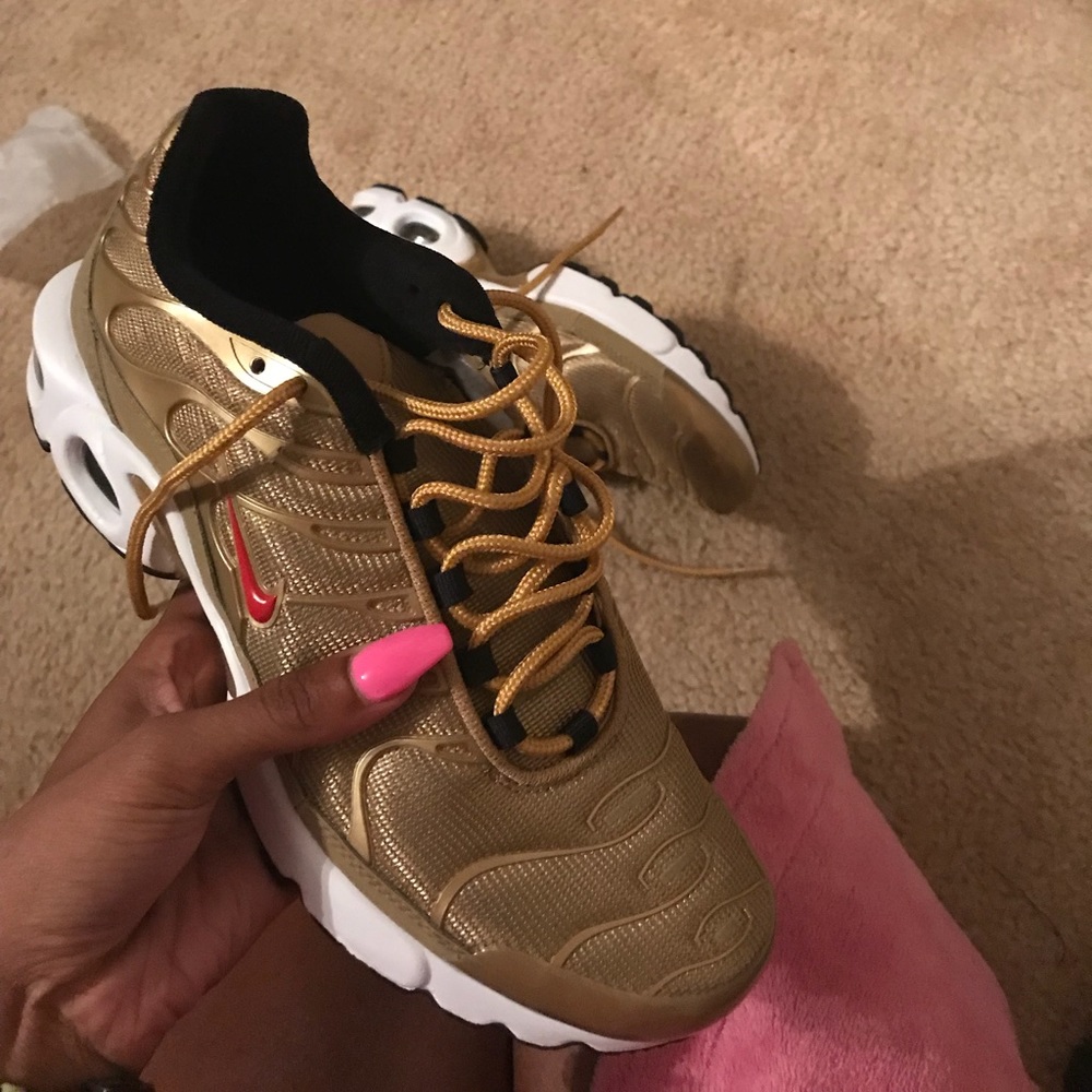 Gold Nike Airmax Plus / TN -SOLD-